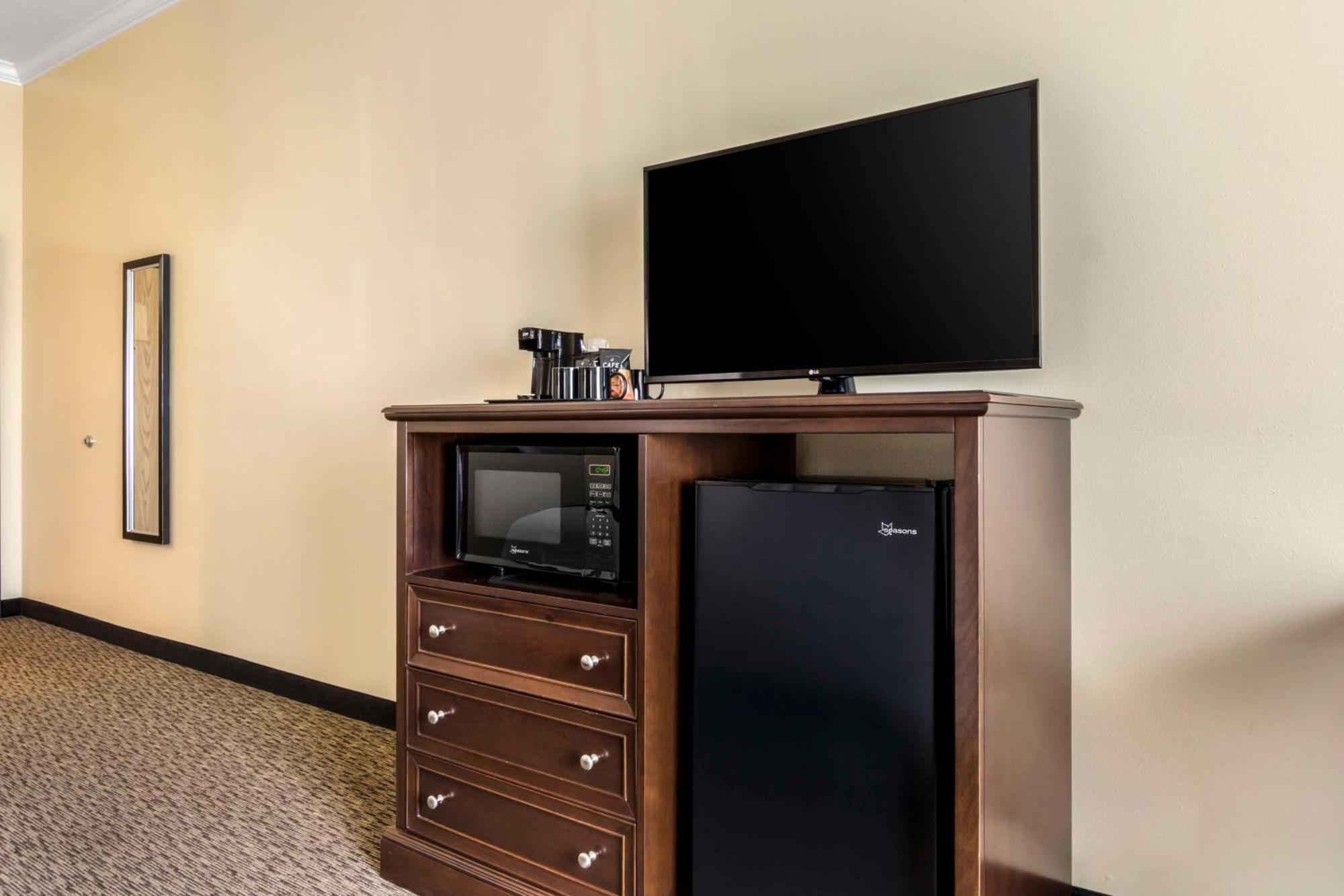 Sunnyside Best Western Plus Grapevine Inn מראה חיצוני תמונה